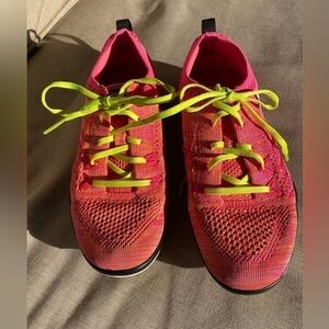NIKE Free Focus Flynit Pink Women’s Size 6